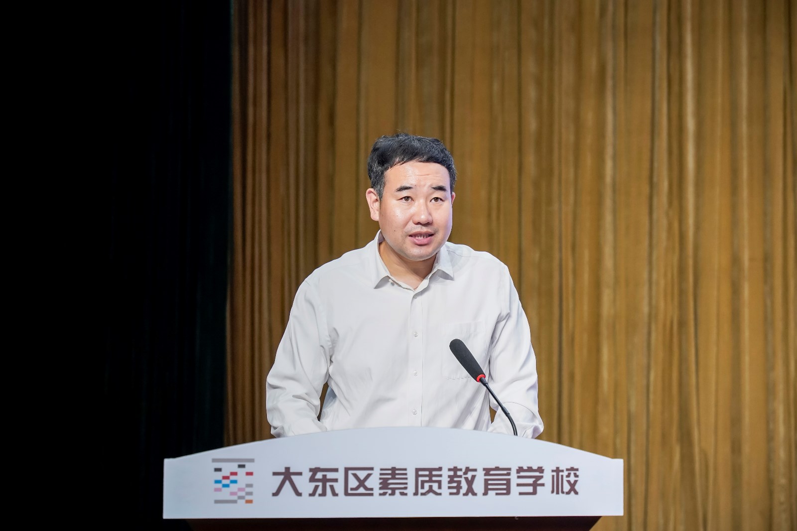 鞠楠.jpg